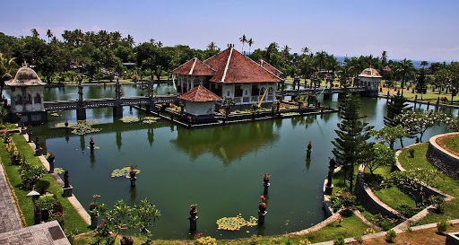 Bali Jour 4 – transfert vers Amed – Palais flotant Taman Soekasada